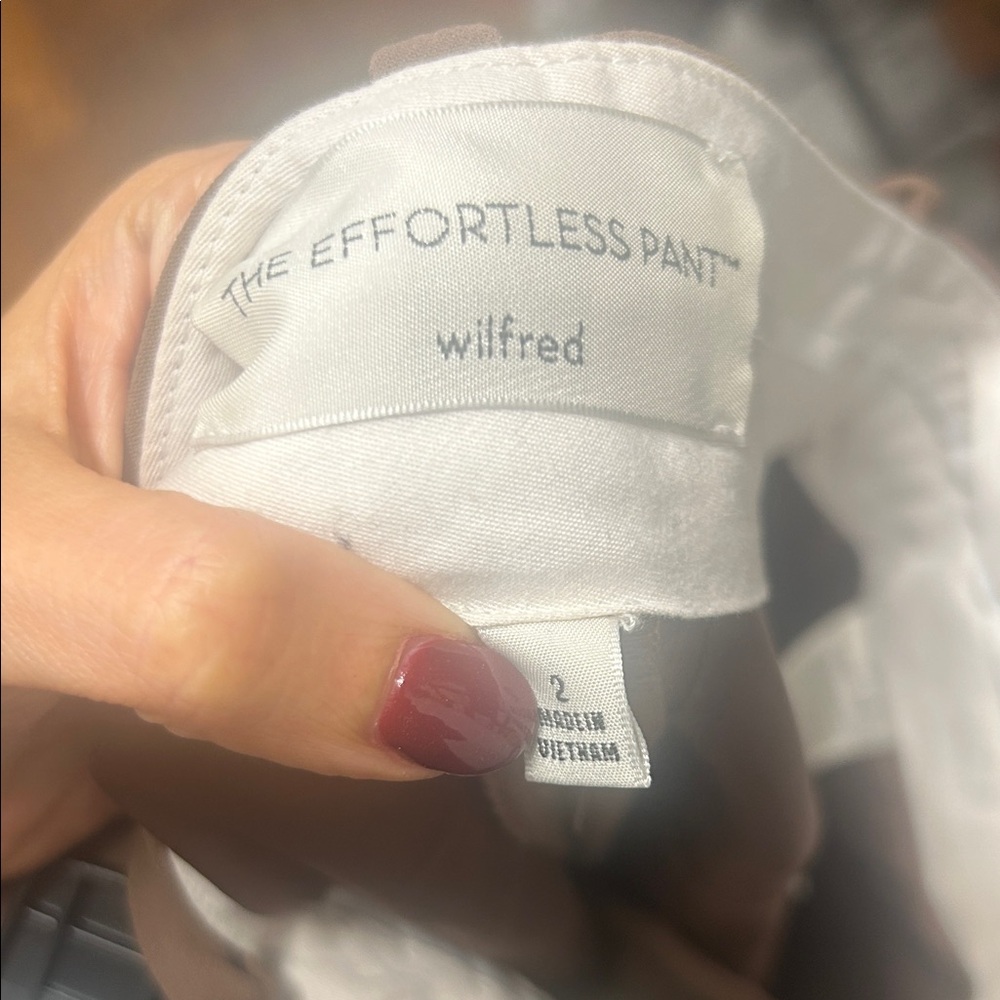 Aritzia Effortless Pant - Picture 3 of 4